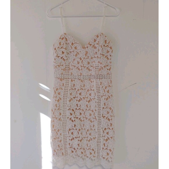 Lulu’s women's White and Beige Lace Sheath Mini Cocktail Dress M cocktail - Picture 3 of 7